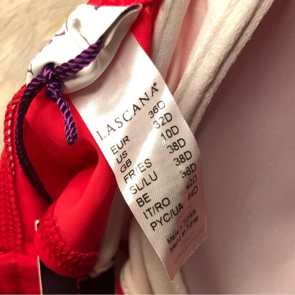 Vibrant Red Bikini Top with Sweetheart Neckline US 32D - Picture 10 of 16